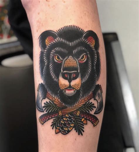 Bear and axe by nick Adam. | Tatouage torse, Tatouage, Tattoo epaule