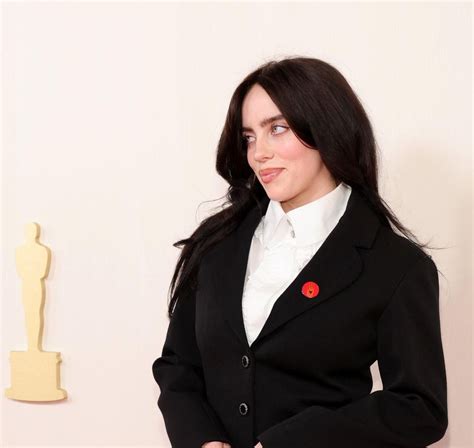 Billie at the Oscars (2024) : r/BillieEilishBreasts