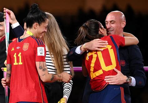 Women's World Cup: Spain PM says Rubiales' apology over kiss 'insufficient