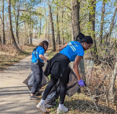 Calgary volunteers tidy riverbanks and pathways in annual cleanup - Calgary Journal