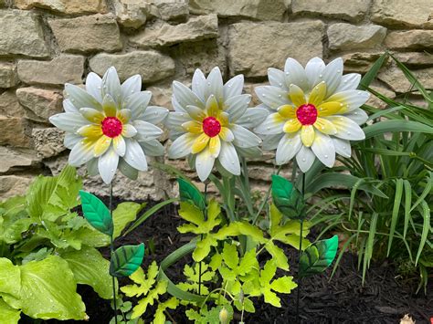 White Metal Flower Garden StakesSet of Three Daisy Metal | Etsy in 2021 | Flower garden, Metal ...