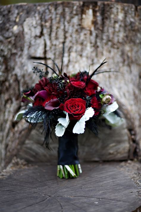 eugene wedding flowers | melissa’s black bouquet