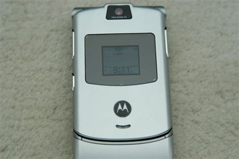 Motorola Razr V3 Review | theVooner.com