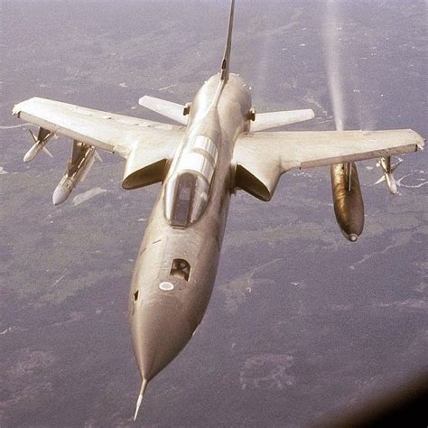 🇺🇸F-105 Thunderchief venting fuel. 🇺🇸 | Jet aircraft, Fighter aircraft, Military aircraft