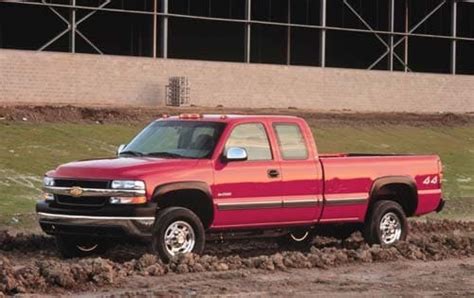 2001 Chevy Silverado 2500HD Review & Ratings | Edmunds