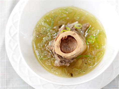 Slow cooker bone marrow soup