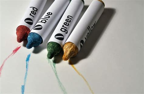 EDIBLE CRAYONS made from healthy ingredients such as bee pollen, sunflower seeds and nuts! Yummy ...