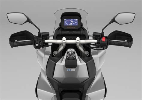 ホンダが新型車「ADV350」を発表！ 普段使いからツーリングまで快適にこなす排気量330ccの新たなATアドベンチャーモデル - webオートバイ