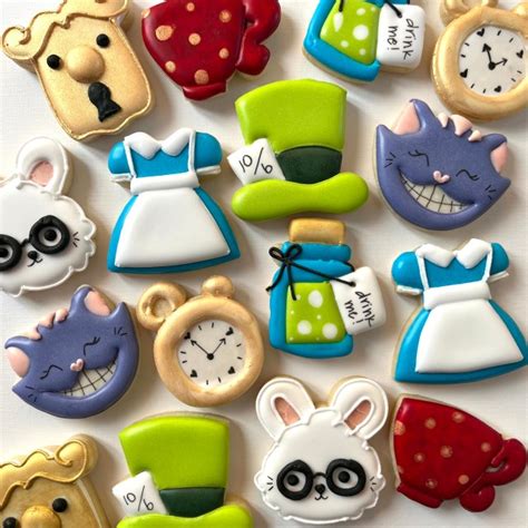 Alice in Wonderland Sugar Cookies – Holly Bakes