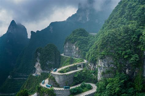 Twisty road at Wulingyuan Park - China : r/travel