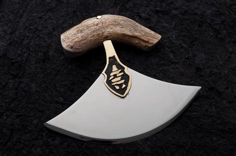 Ulu Knife by George Roberts. Copyright. – Artful Vagabond