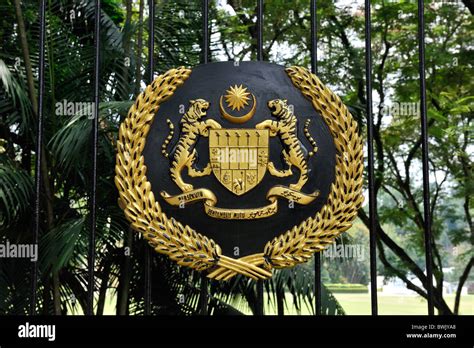 logo istana negara - Gilberte Sweeney