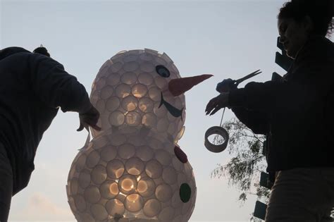 Frosty the Snowman Christmas Float | Bakersfield 34th Annual Christmas ...