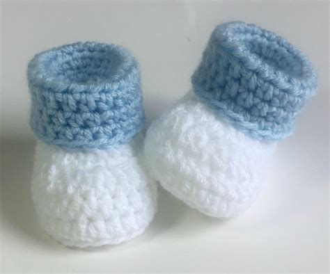 Easy Crochet Baby Booties – Crochet For Beginners