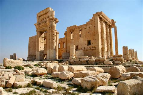 Palmyra: Syria's ancient desert city besieged - Archaeology Wiki