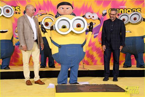 Steve Carell Signs 'Rise of Gru' Minions Names For Hand & Footprint ...