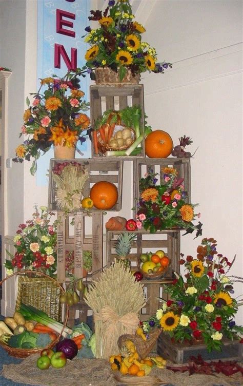 Vicki's Floral Art and Design Work: Harvest Festival 09 - Modern Design ...