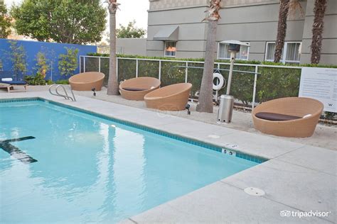 Aloft Silicon Valley Pool: Pictures & Reviews - Tripadvisor