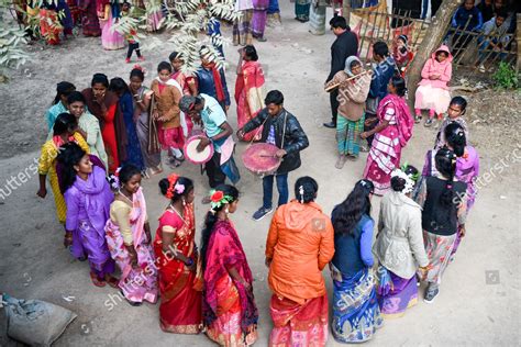 Santali people seen performing traditional group dance Editorial Stock ...