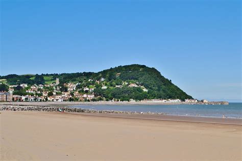 Minehead Beach | Minehead has a long sandy beach with a few … | Flickr