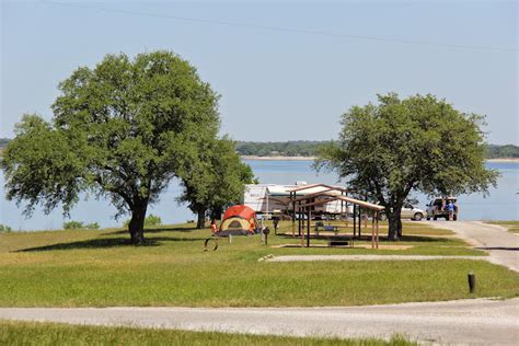 Lofers Bend East Campgrounds | Whitney Lake