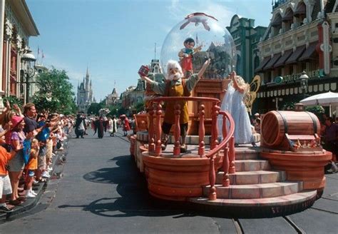 Step in Time: ‘Share A Dream Come True’ Parade Marks 100 Years of Magic ...