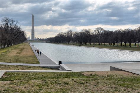 Lincoln Memorial Reflecting Pool - aroundcard