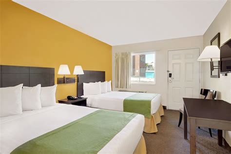 Howard Johnson by Wyndham Las Vegas near the Strip | Las Vegas, NV Hotels