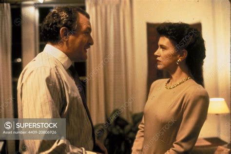 JUDY DAVIS in HUSBANDS AND WIVES (1992), directed by WOODY ALLEN. - SuperStock