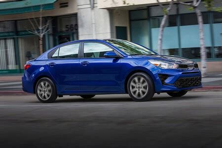 Todo sobre coches: El KIA Rio 2023 ya tiene precio en México: ¿qué versión conviene más?