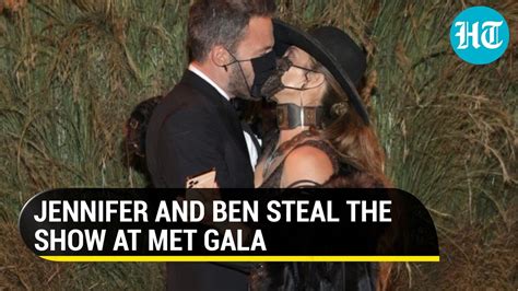 Why Jennifer Lopez, Ben Affleck's Met Gala mask PDA is going viral ...