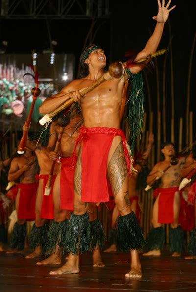 Traditional outfit of Hawaii. New way of wearing a loin-cloth, stunning ...