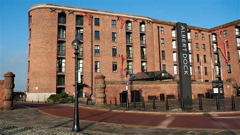 Holiday Inn Express Albert Dock- Tourist Class Liverpool, England ...