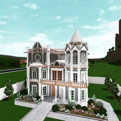 Bloxburg Victorian in 2022 | Victoria house, Bloxburg victorian house, House design photos