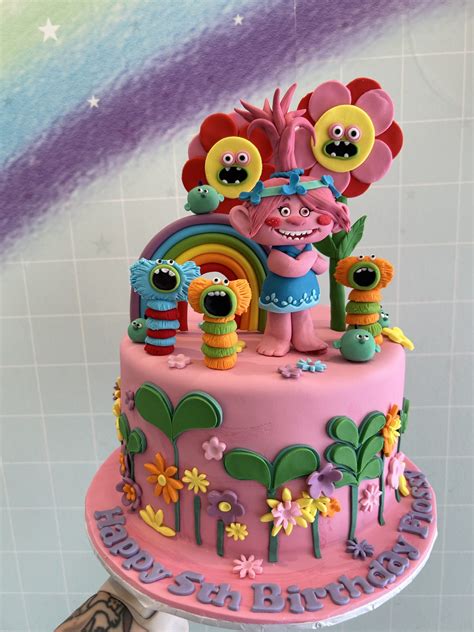 Poppy Trolls cake EVERYTHING EDIBLE – Runaway Cupcakes