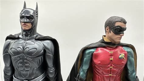 Batman Forever Hot Toys Figures Vividly Bring Batman and Robin Back to ...