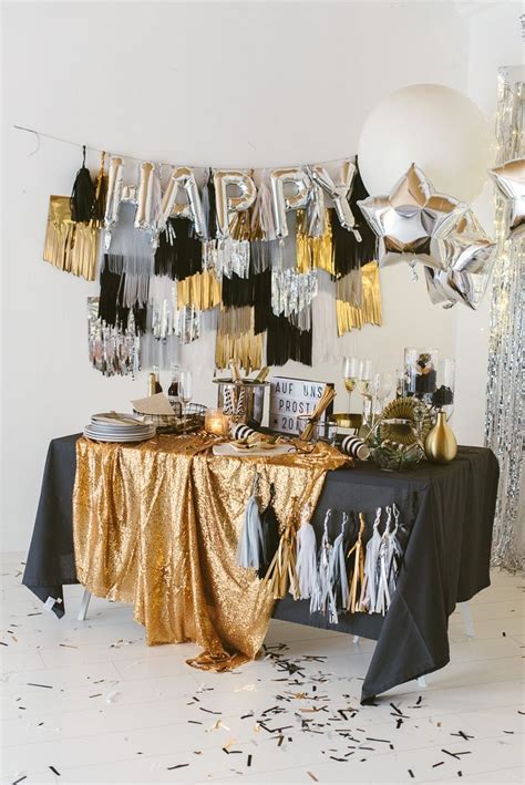 Silvester Party in Gold, Silber und Schwarz - Clara Wolf Blog