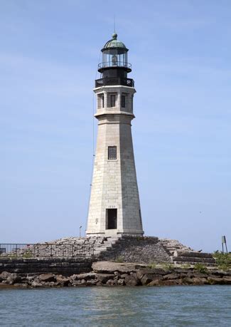 Buffalo Main Lighthouse, New York at Lighthousefriends.com