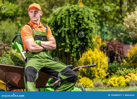 Landscaping Industry Worker Stock Image - Image of work, agriculture: 154984471