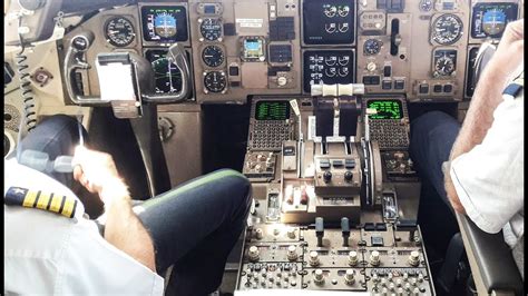 Boeing 767 300 Cockpit