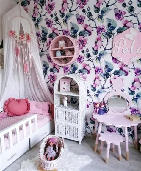 Wallpapers for a girls room - creative ideas for kids' bedroom