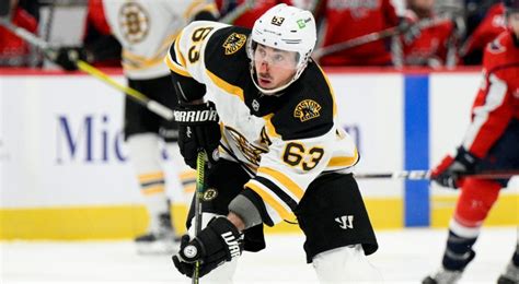 Bruins' Marchand expected to miss six months after hip surgery