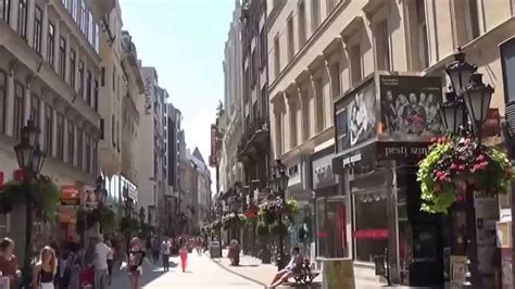 BUDAPESZT - Vaci Utca shopping street / Zuzia na Vaci Utca - VISITCITY24.COM - YouTube