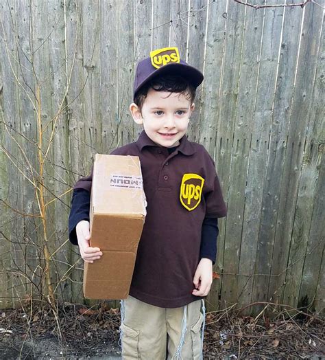 UPS Delivery Costume - DIY Real Clothing Costume * Moms and Crafters