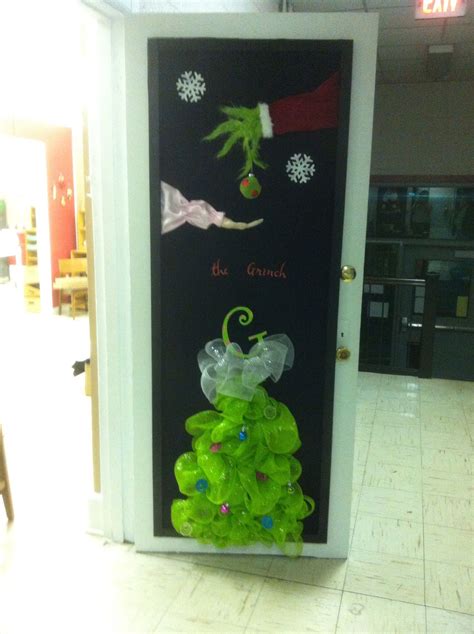 Millie & Pam's preschool Christmas door Christmas Door Decorating ...