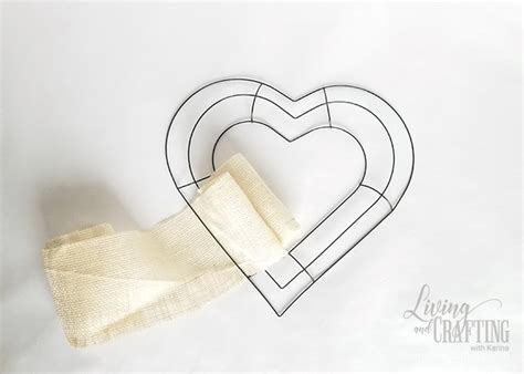 Burlap Heart Valentine's Day Wreath - Living and Crafting