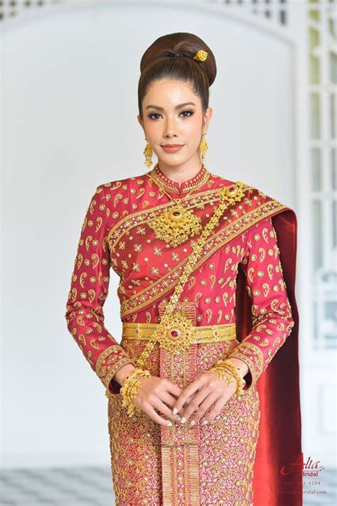 Thai traditional dress, Thailand. | Thai traditional dress, Thai wedding dress, Thai clothes