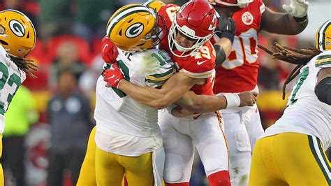 Chiefs vs. Packers score: Patrick Mahomes barely outduels Jordan Love as Kansas City edges Green ...