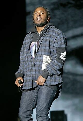 Louis Vuitton Fashion Show Kendrick Lamarcus | semashow.com