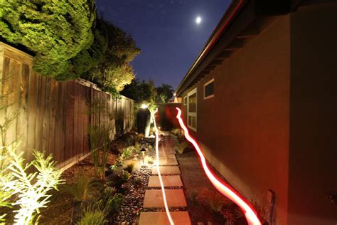 lighting a mid-century modern landscape design | mid-century modern remodel